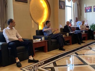 冠軍磁磚喜迎建材行業協會領導蒞臨指導，共話磁磚行業新篇章